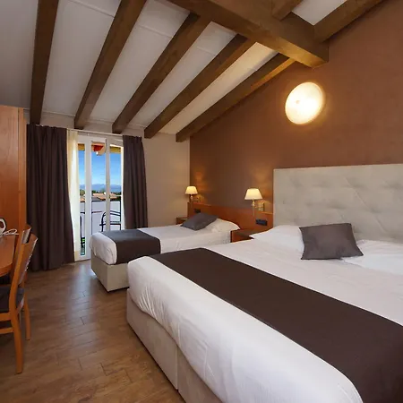 Hotel Clarin 14 By Dori 3*
