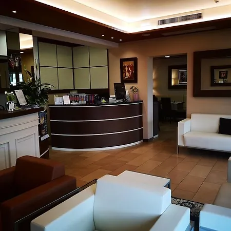 Hotel Clarin 14 By Dori Peschiera del Garda