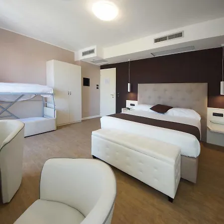 Hotel Clarin 14 By Dori 3*