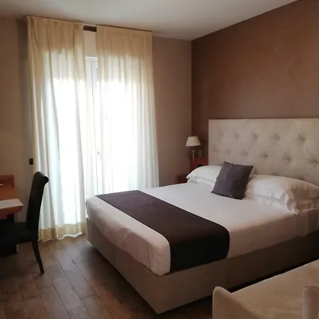 Hotel Clarin 14 By Dori