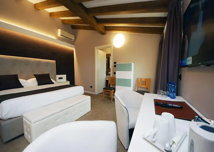 Ξενοδοχείο Clarin 14 By Dori Πεσκιέρα ντελ Γκάρντα