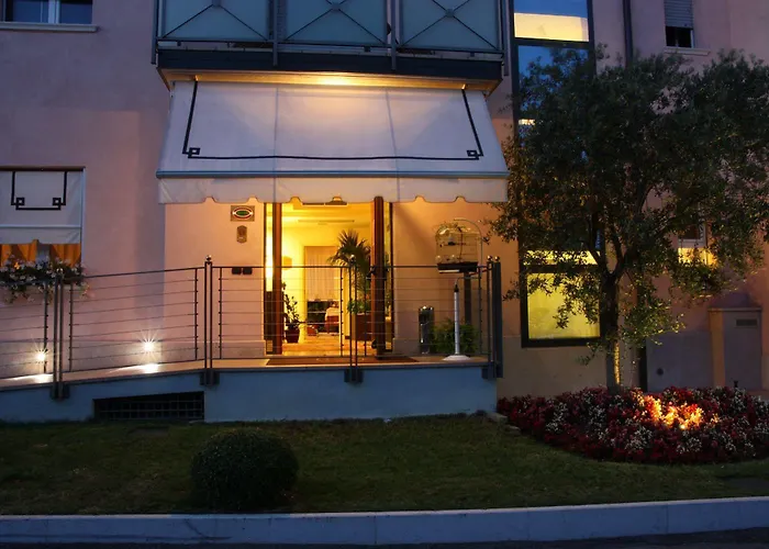 Clarin 14 By Dori 3* Πεσκιέρα ντελ Γκάρντα