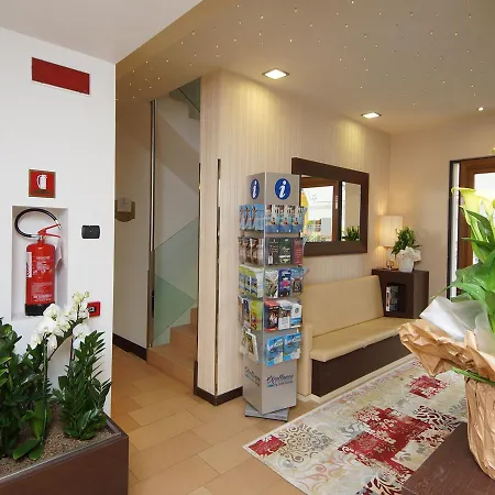 Hotell Clarin 14 By Dori