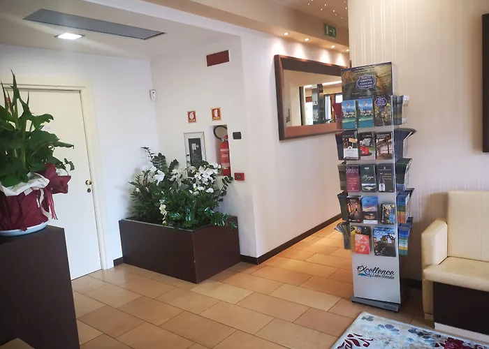 Clarin 14 By Dori Peschiera del Garda